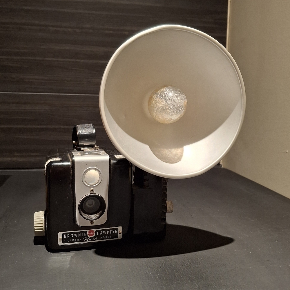 Vintage Kodak Brownie Hawkeye Flash Model Camera